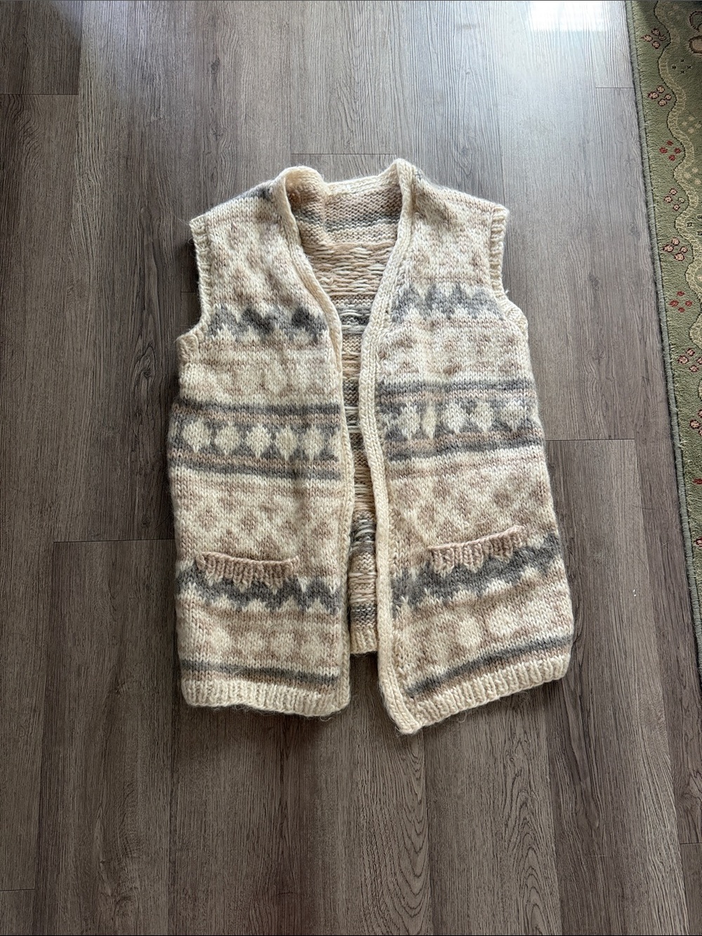 Vintage Cream and Gray Patterned Wool Knit Vest - Women Sweater M/L
